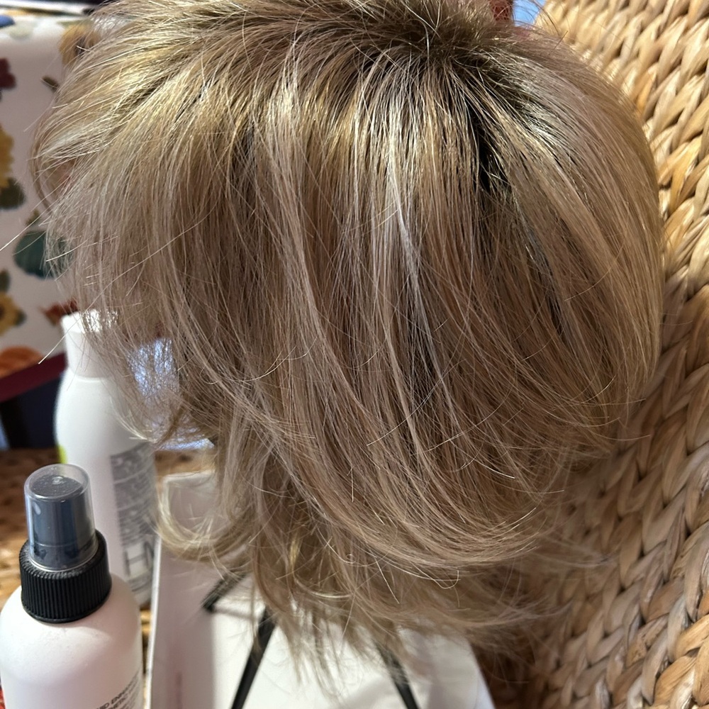 Wig, multi blonde, medical grade. - Picture 2 of 8